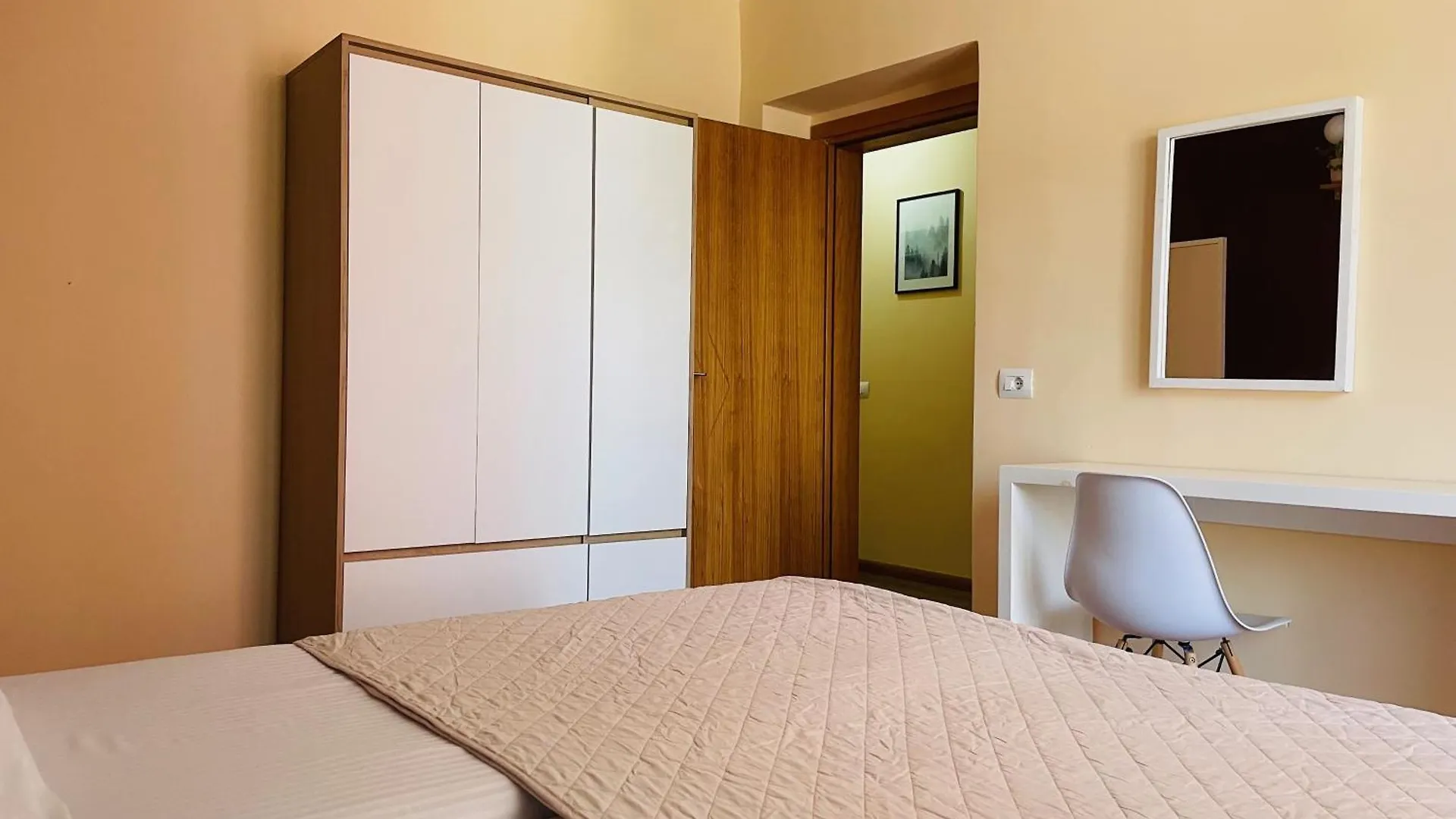 Downtown Apartment Near The Sea Himara